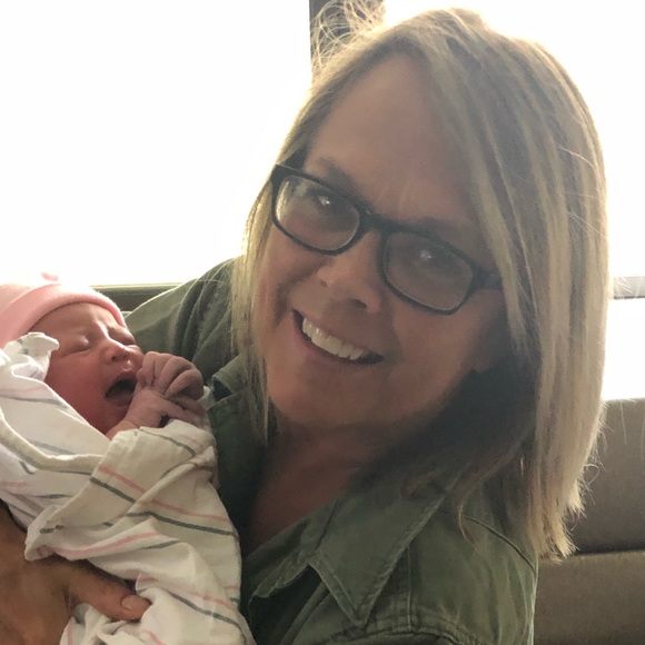 Meet your Posher, Karla - Picture 2 of 3